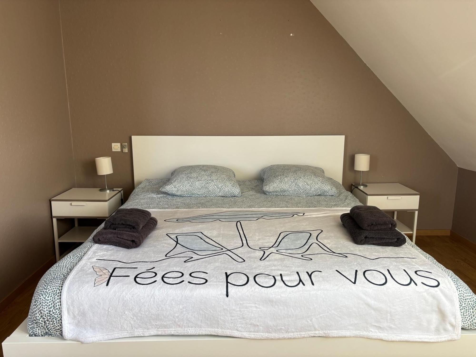 Villa Des Pontons Maison 5 Chambres Avec Grand Jardin Clos Et Belle Terrasse Sejour Spacieux Lumineux A 2 Kms De La Plage D'Arromanches Pres De Bayeux, Omaha Beach - Table De Ping Pong - Garage Tracy-sur-Mer Екстериор снимка